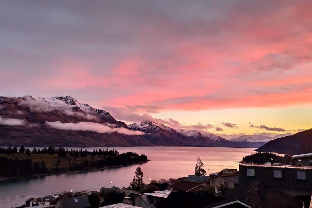 Lovely Apartment- Amazing Lake & Mountain Views Queenstown Exteriör bild